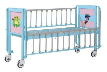 Łóżko dla pacjenta dla dzieci, łóżko dziecięce z emaliowanymi stalowymi szynami bocznymi