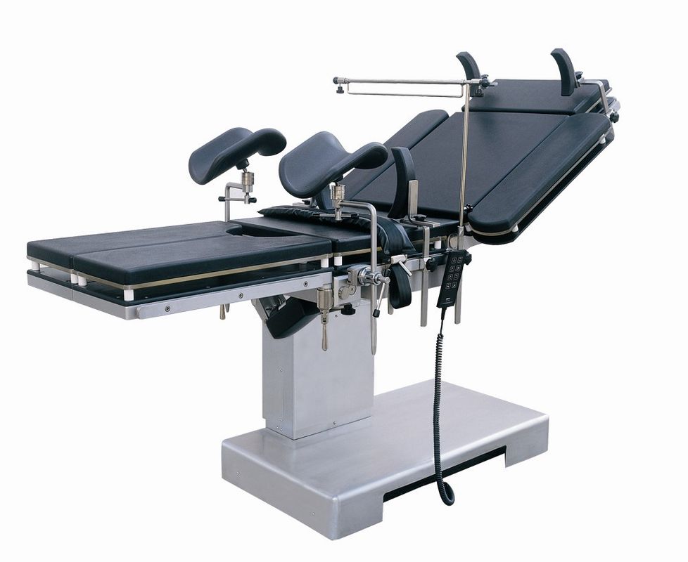 Uniwersalny fotel operacyjny z funkcją c - ramienia
