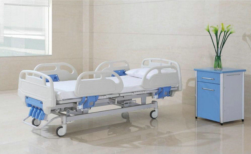 Składane ręczne Szpitalne łóżko ICU, łóżko kliniczne dla chorych awaryjne